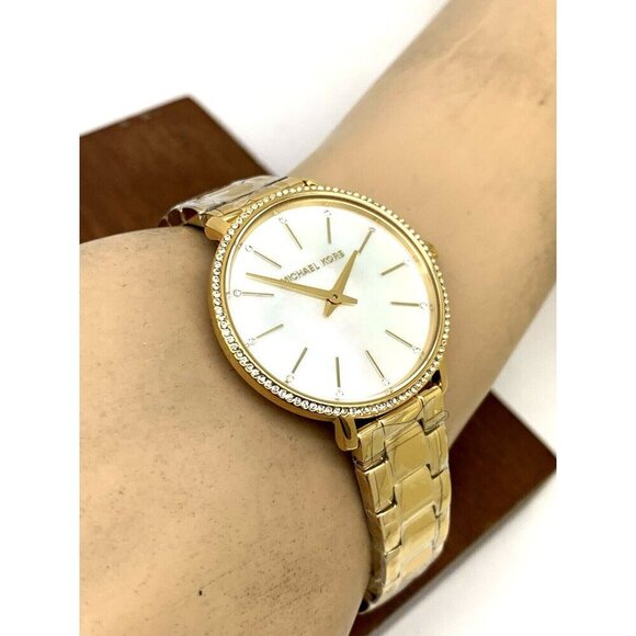 Michael Kors Women's Watch MK1065SET Quartz Mother of Pearl Dial Gold St… - Picture 6 of 14